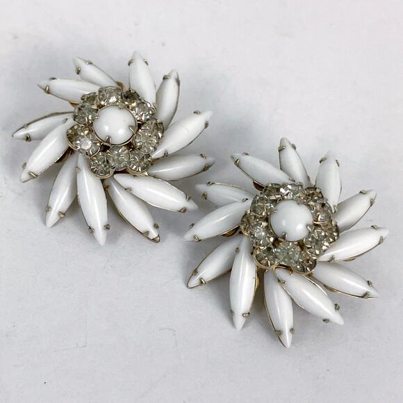 VTG Signed Judy Lee Milk Glass Rhinestone 1950s Clip On Earrings Evening Jewelry - Picture 3 of 13